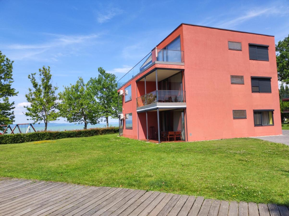 Soleil Apartmanok Balatonlelle Ngoại thất bức ảnh