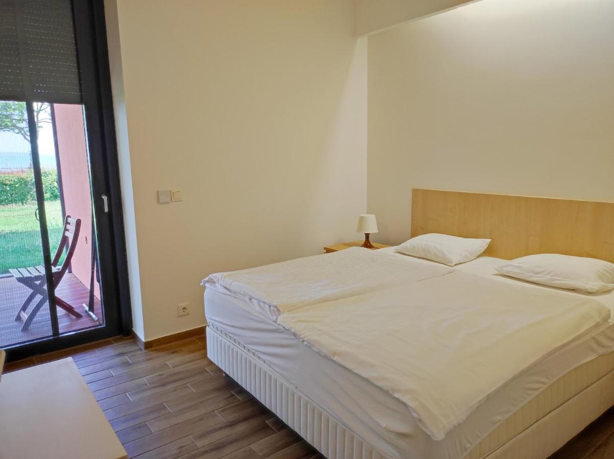 Soleil Apartmanok Balatonlelle Ngoại thất bức ảnh
